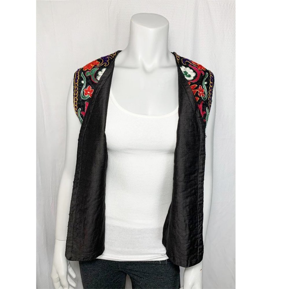VINTAGE Embroidered vest - Picture 5 of 6